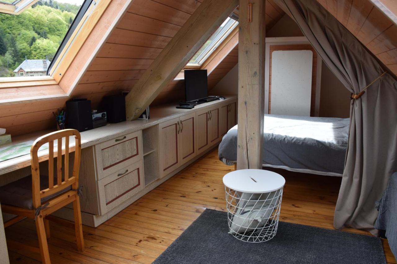 Petit Duplex De Charme Sous Les Toits Du Mont-Dore Экстерьер фото
