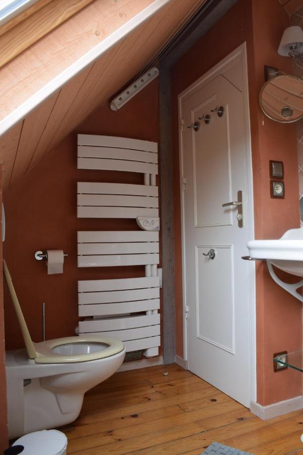 Petit Duplex De Charme Sous Les Toits Du Mont-Dore Экстерьер фото